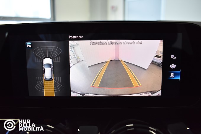 MERCEDES-BENZ GLA 180 d Automatic Business